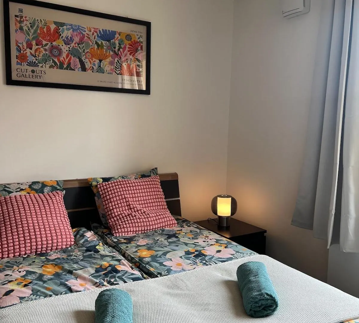 Cozy And Modern Appartment In פראג 0*,